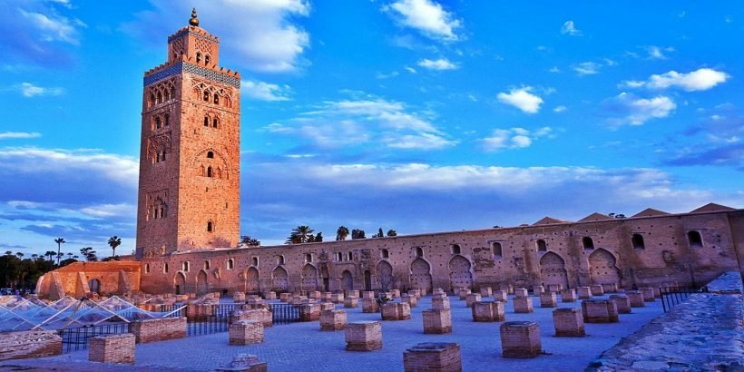Vue-de-la-Koutoubia-Marrakech-et-ruines-de-la-primo-mosquee Vue-de-la-Koutoubia-Marrakech-et-ruines-de-la-primo-mosquee